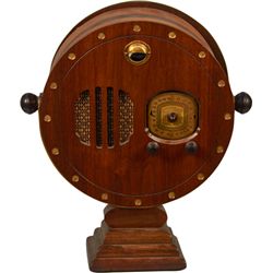 Round Wood 3-Knob Shortwave & AM Radio w/Magic Eye.