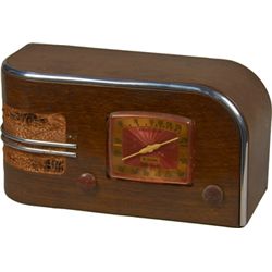 Truetone Tabletop 2-Knob Radio Model D2210.