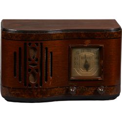 Firestone Air Chief Wood Tabletop 2-knob AM Radio In Cu