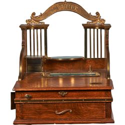 Early Cashier Cash Register Co. Countertop Cash.