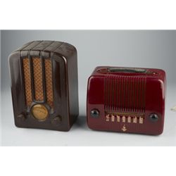 Lot Of 2 Vintage Emerson Table Top Plastic Radios.