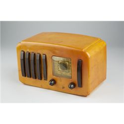 Vintage Emerson EP375 “5+1” Table Top Catalin Radio.
