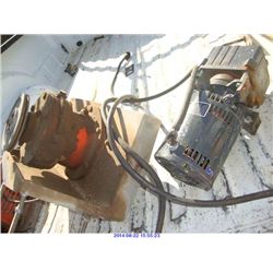 -  MOTOR AND GEAR