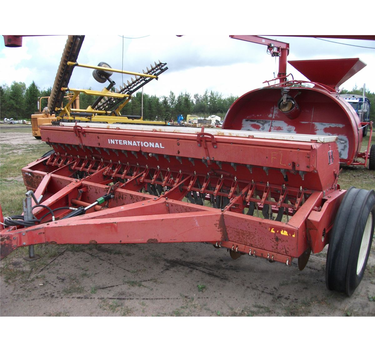International 510 Seed Drill