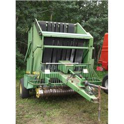 John Deere 510 Baler
