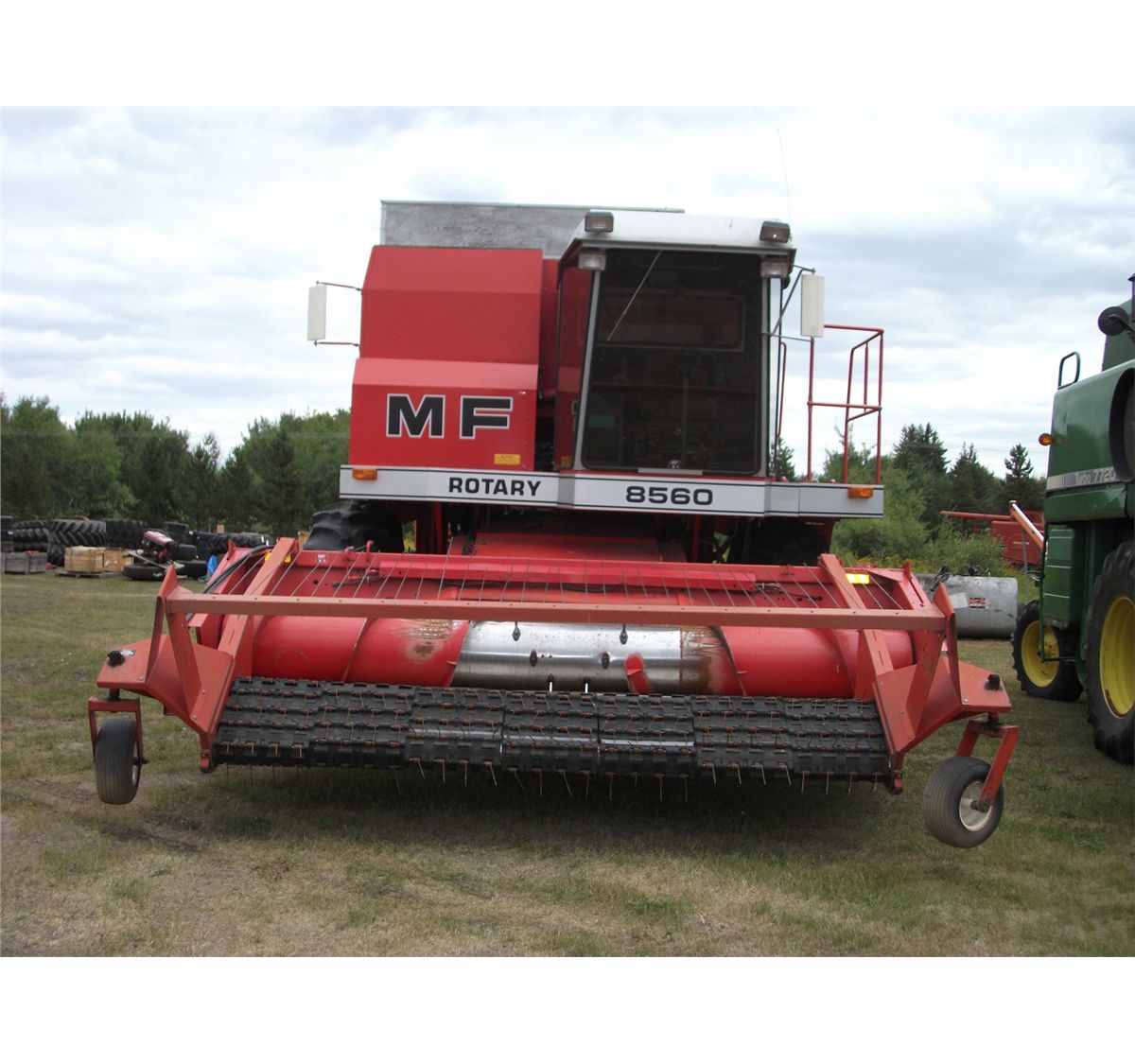 Massey 8560 Rotary Combine