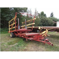 New Holland 1002 Pull Type Bale Wagon