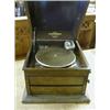 Image 1 : COLUMBIA OAK CASED GRAMOPHONE (117A). 