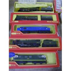 FIVE TRIANG HORNBY BOXED RAILWAY MODELS, 