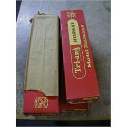 FOUR BOXES OF TRIANG HORNBY CURVED SIDE 