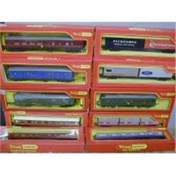 TRIANG HORNBY TEN BOXED MODELS INCLUDING 