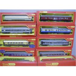 TRIANG HORNBY TEN BOXED RAILWAY MODELS I 