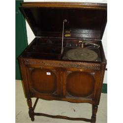 OAK CASED GRAMOPHONE 