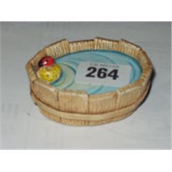 PENDELFIN RABBIT ORNAMENT "BATH TUB". 