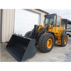2006 VOLVO L60E WHEEL LOADER, S/N L60EV60825, GP bucket, ECAB w/AC, 20.5R25 tires, meter reading 3,3