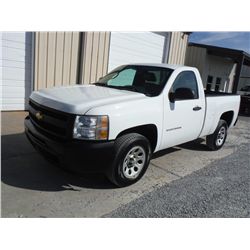 2010 CHEVROLET SILVERADO 1500 PICKUP, S/N 1GCPCPEAXAZ174736, V8 gas, A/T, A/C, odometer reading 40,6