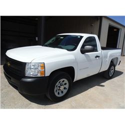 2010 CHEVROLET SILVERADO 1500 PICKUP, S/N 1GCPCPEA7AZ174628, V8 gas, A/T, A/C, odometer reading 57,5