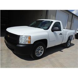 2008 CHEVROLET SILVERADO 1500 PICKUP, S/N 1GCEC14098Z288427, V8 gas, A/T, A/C, odometer reading 31,5