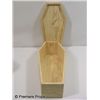 Image 2 : The Beaver Walter (Mel Gibson) Beaver Coffin Movie Props