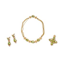 Impressive Jewellery Set in 18 ct Gold with Peridots, ca. 1900