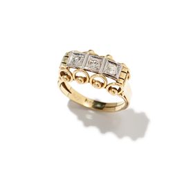 Playful 585 Gold Ring with Three Diamonds, approximately 0.3 Ct