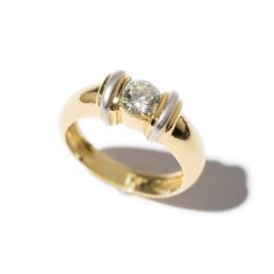 Brilliant Ring, Diamond of ca. 0.56 Carat, 18 C Gold, c. 2000