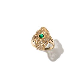 18 C Gold Ring with Diamonds & Brazilian Emerald, around 2000