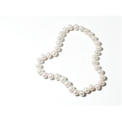 South sea pearl necklace with 37 fine and large pearls, 20th C