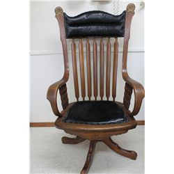 JUDGES' OAK CHAIR