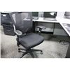 Image 3 : BLACK MESH MID BACK TASK CHAIR S2