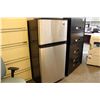 Image 2 : MAYTAG STAINLESS STEEL FRIDGE/FREEZER COMBO