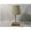 Image 1 : GOLDTONE FRANCE TABLE LAMP