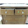 Image 2 : VINTAGE TALL QUATER SAWN OAK DRESSER
