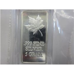 .999 solid silver Maple Leaf bar