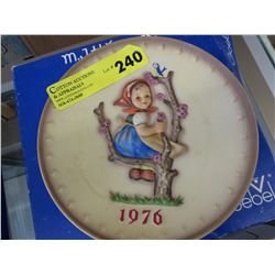 1976 Goebel-Hummel Christmas plate