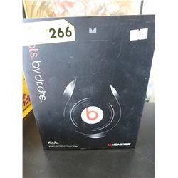 Isolation headphones - black