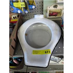 Enameled bed pan