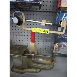 2 Vintage scales