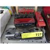 Image 1 : Vintage tin train set