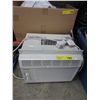 Image 1 : Small window mount air condition