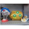 Image 1 : 3 Vintage plastic collectibles
