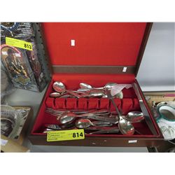 Cutlery set in wooden box