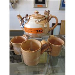 Hand made Daub & Wattle's tea set