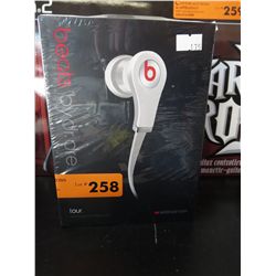 High resolution headphones - white