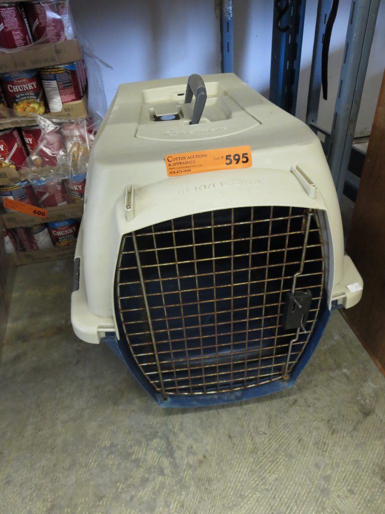 Medium sized pet kennel used