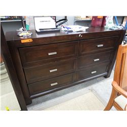 NEW - 6 drawer dresser with mirror