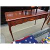 Image 1 : Hall table