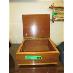 1930's Wood box w/ inlaid hunting scene