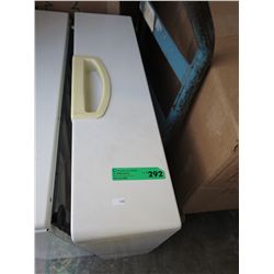 Laundry drawer stand - white