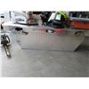 Image 1 : Large diamond cut Husky truck box